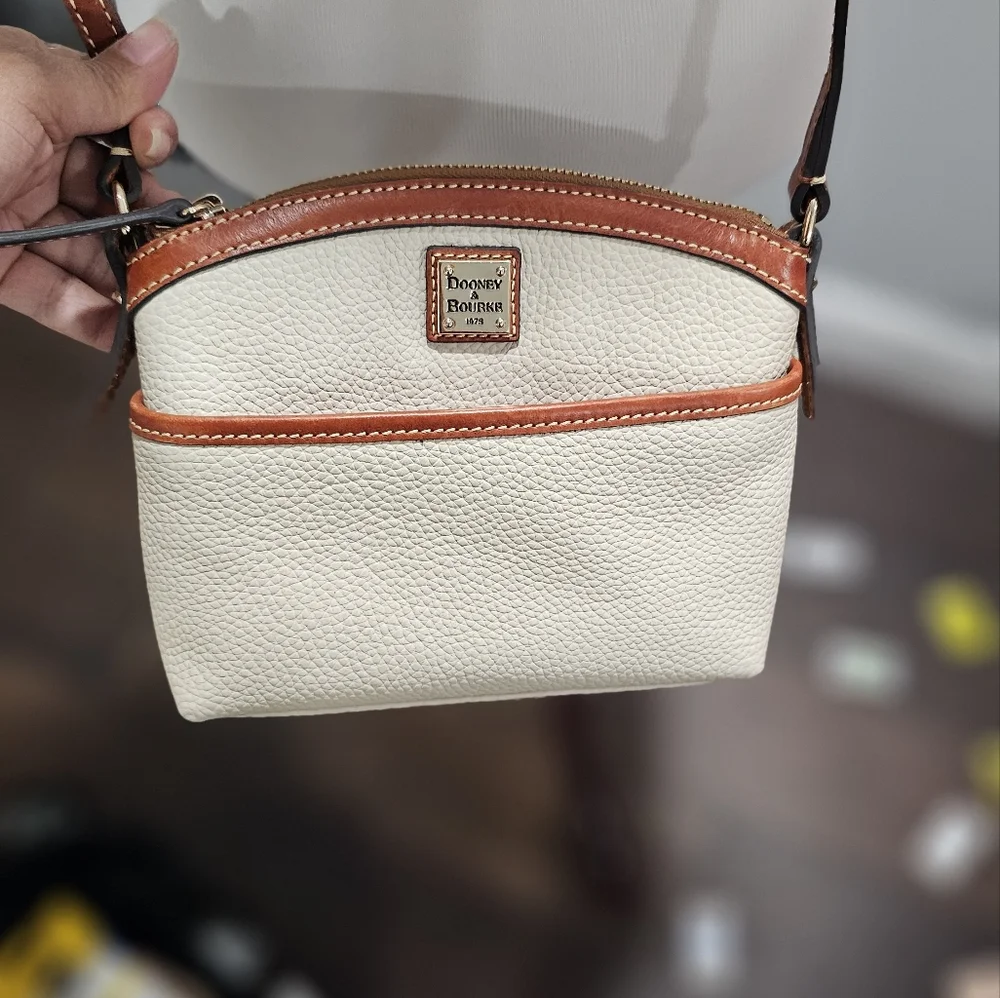 Dooney & Bourke Pebble Grain Domed Crossbody - Picture 2 of 4
